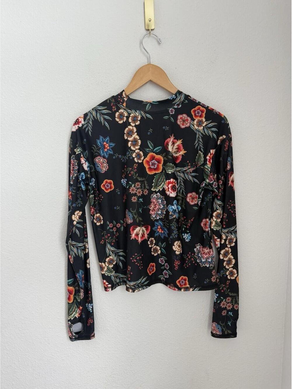Johnny Was Active Ardell Mock Neck Step Hem Tee Floral Top Size Small - Picture 5 of 7